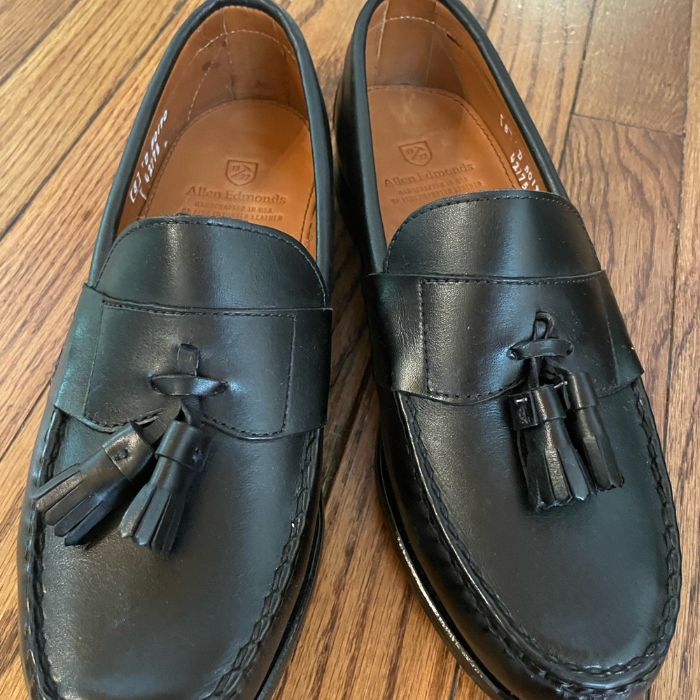 Allen Edmonds Schreier loafers with tassels size 8